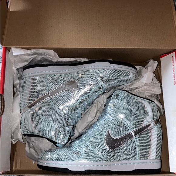 Nike Shoes - Nike dunk sky hi